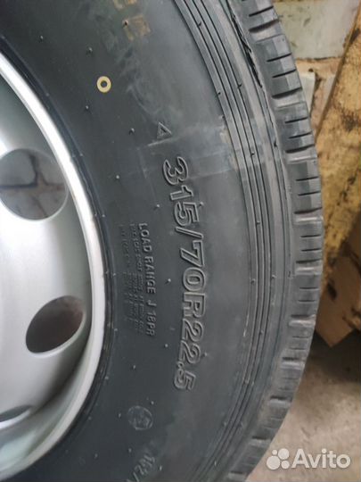 Новая шина с диском