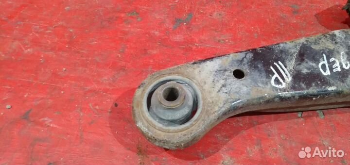 Митсубиси Аутлендер рычаг передний правый нижний