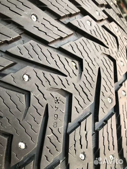 Nokian Tyres Hakkapeliitta 8 SUV 275/40 R20