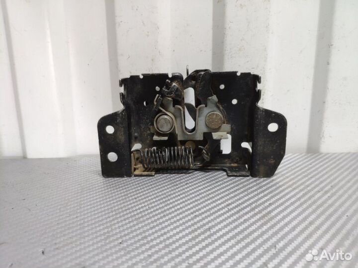 Замок капота передний Mitsubishi Pajero 4 3.2 DI-D