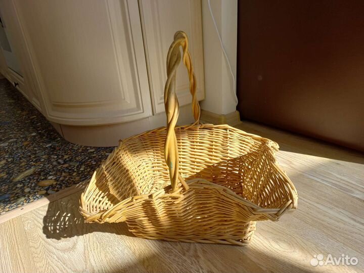 Корзина плетеная