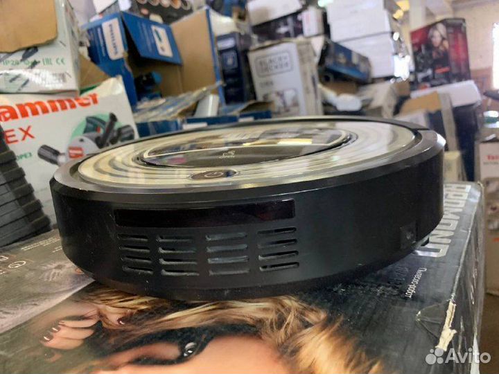 Робот-пылeсoс redmond