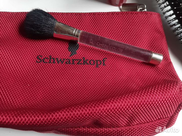 Косметика,заколки,косметичка б/у/пакет