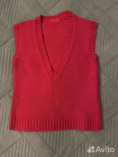 Жилетка женская вязаная