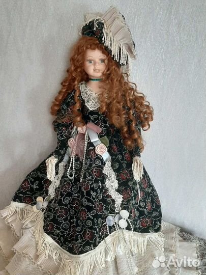 Кукла фарфоровая коллекционная