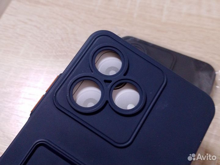 Чехлы на телефон