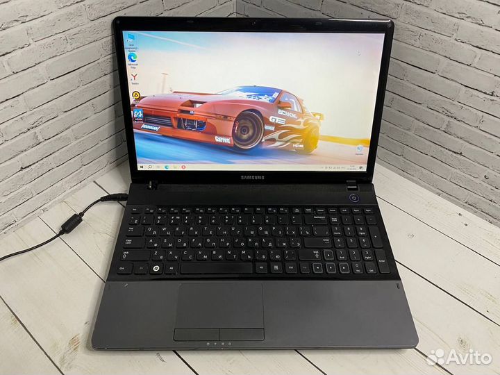 Игровой ноутбук Samsung i5/6Gb/2видеокарты/SSD