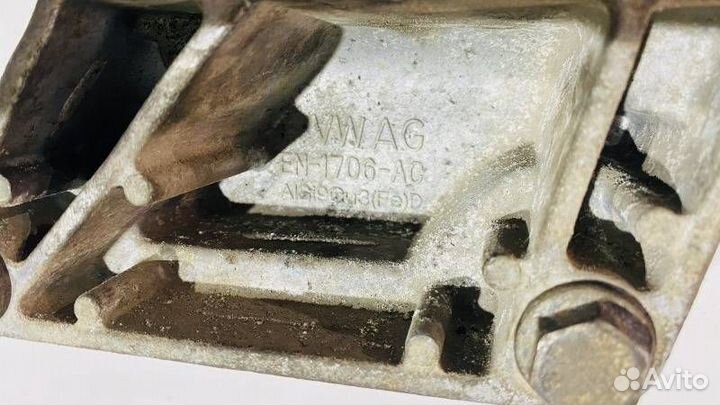 Кронштейн МКПП Volkswagen Jetta 5 седан 1.6 BSE