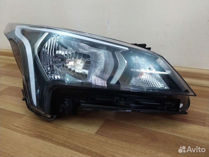 Фара правая Kia Rio IV 2020