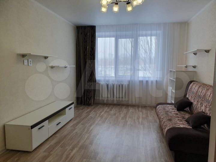 2-к. квартира, 50 м², 3/10 эт.