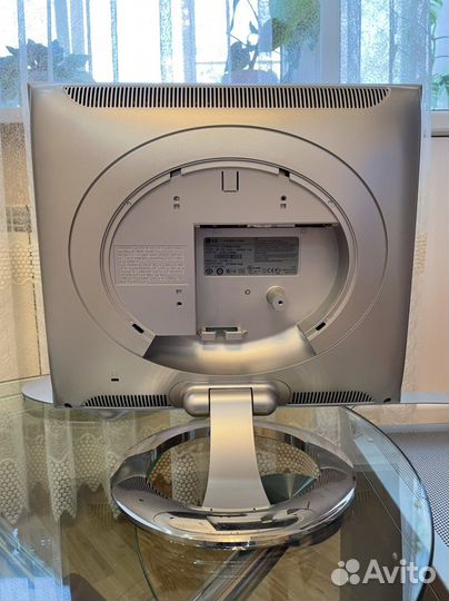 Монитор LG Flatron L1720B