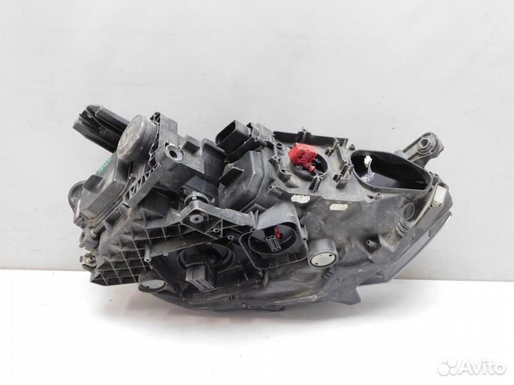 Фара левая Volkswagen Passat