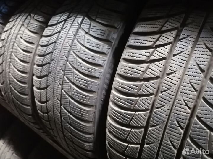 Bridgestone Blizzak LM-001 225/40 R18