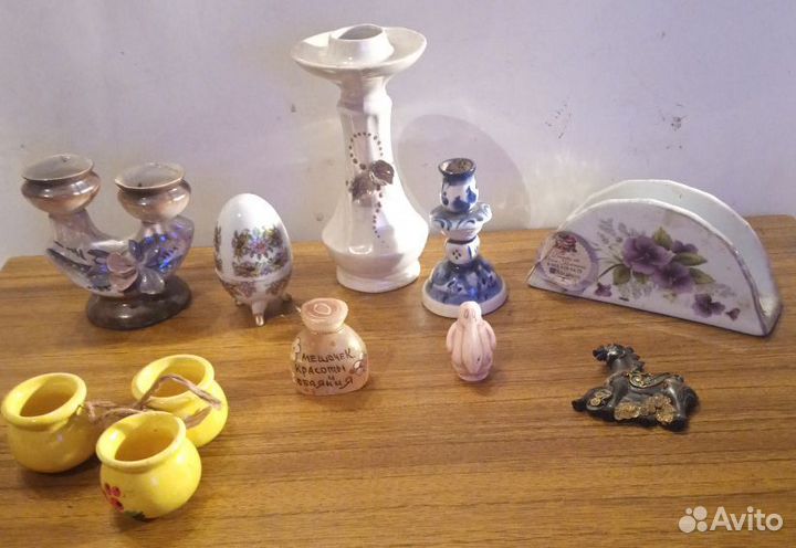 Статуэтки настольные