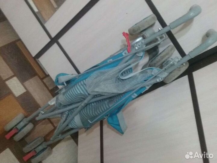 Прогулочная коляска трость