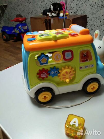 Игрушка автобус