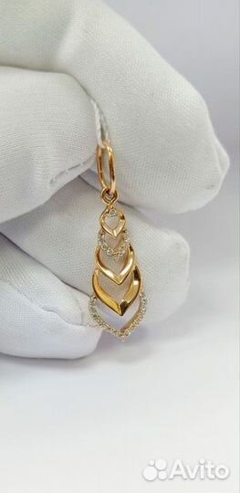 Золотая подвеска с фианитом