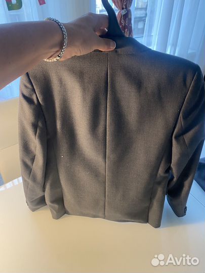 Пиджак мальчику совершенно новый
