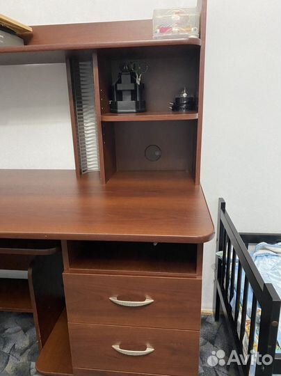 Компьютерный стол