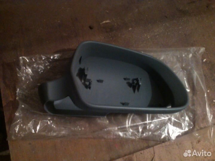 Накладка зеркала новая Skoda Octavia II