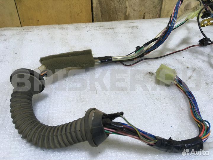 Проводка двери багаж. Сузуки Гранд Витара 1