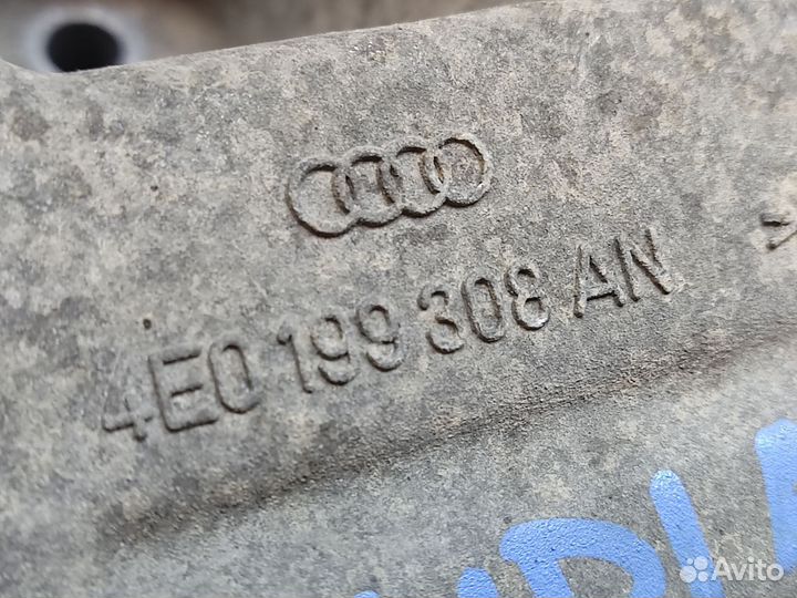 Кронштейн двигателя правый, Audi A8 D3