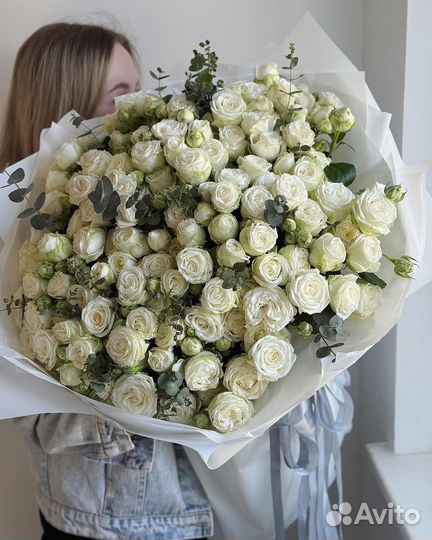 51 пионовидная роза