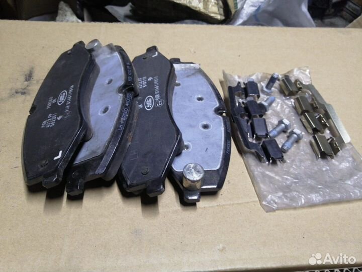 Тормозные колодки передние Рендж Ровер Спорт