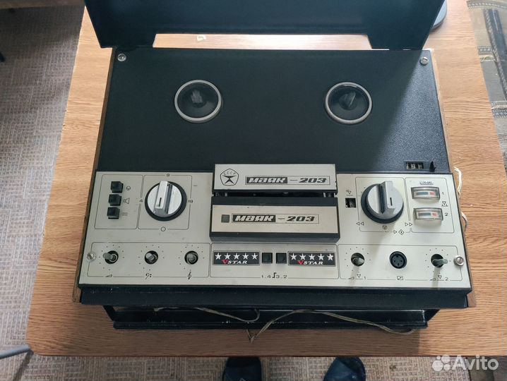 Катушечный магнитофон Маяк-203