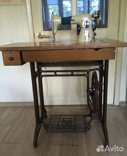 Швейная машина tikka