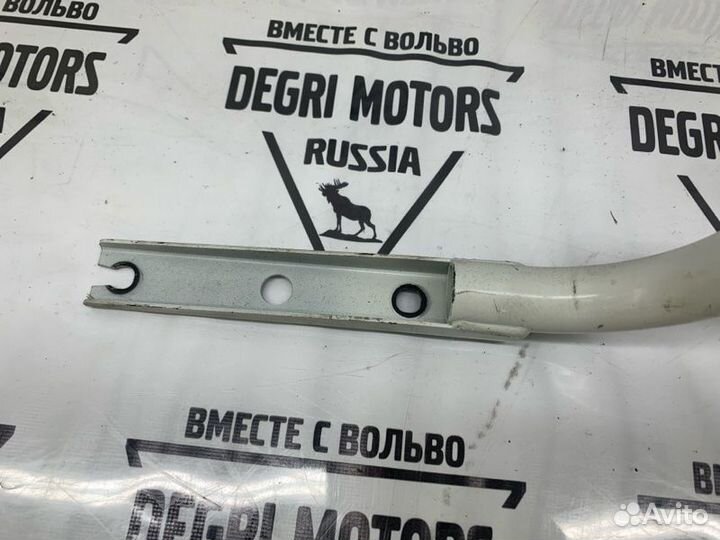 Петля багажника правая BMW 5 E60 03-10 41627111388