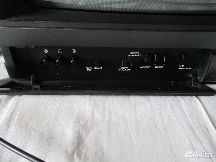 Телевизор JVC C-140EE