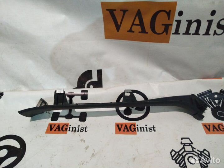 Обшивка салона задняя правая Vw Passat B6 3.2 2008