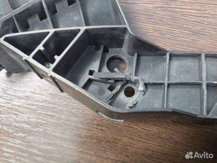 Кронштейн бампера Nissan Teana J31