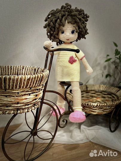 Кукла вязаная