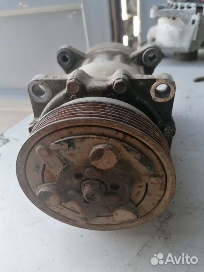 Компрессор кондиционера Skoda Octavia