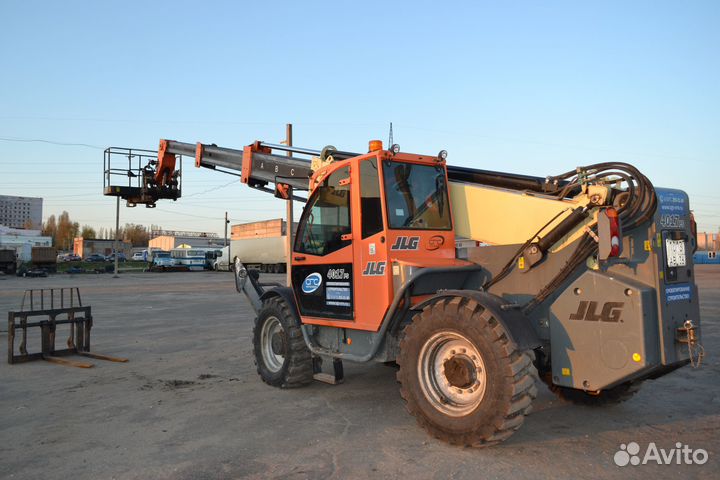 Машинист телескопического погрузчика