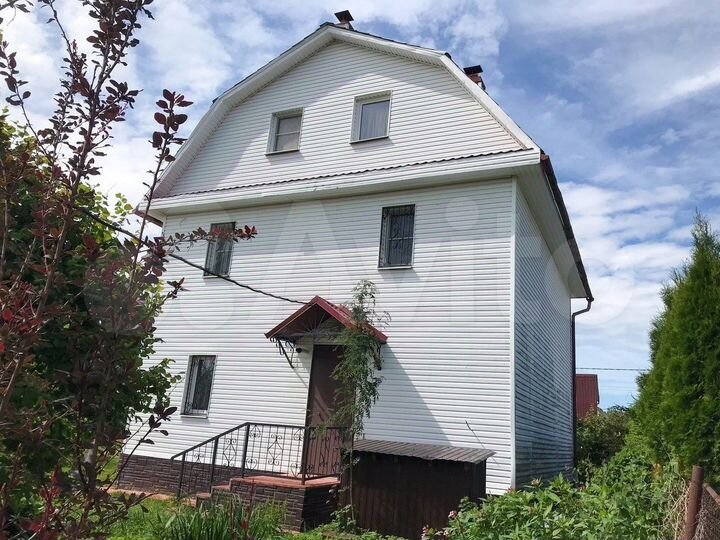 Дом 220 м² на участке 12 сот.