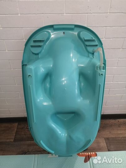 Ванночка для купания с горкой и сливом