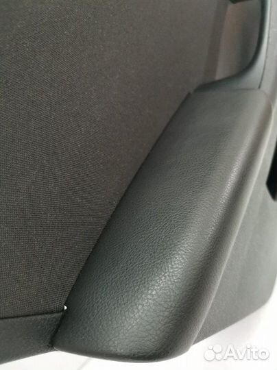 Обшивка двери задняя левая Volkswagen Jetta NF 1.6