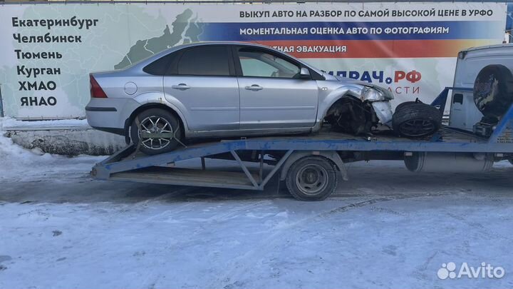 Обшивка стойки средней левая Ford Focus 2 4M51A243