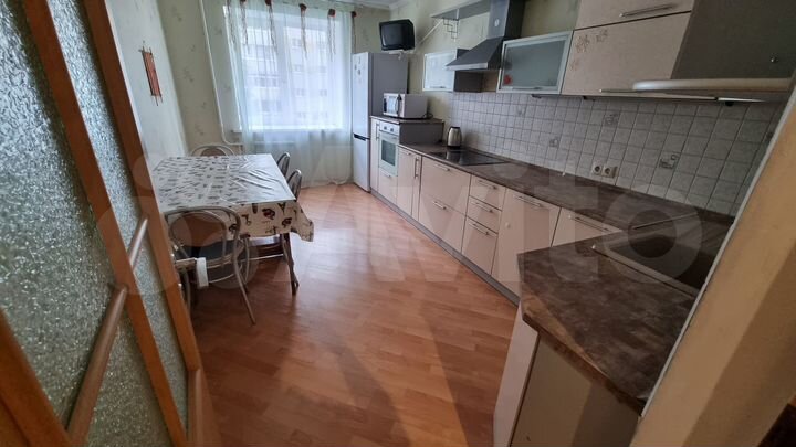 2-к. квартира, 72 м², 3/10 эт.