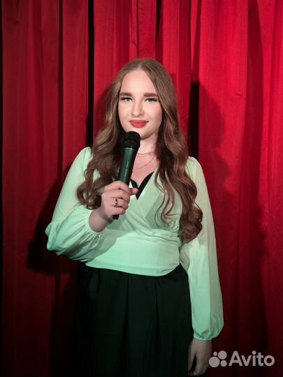 Ведущий на мероприятие