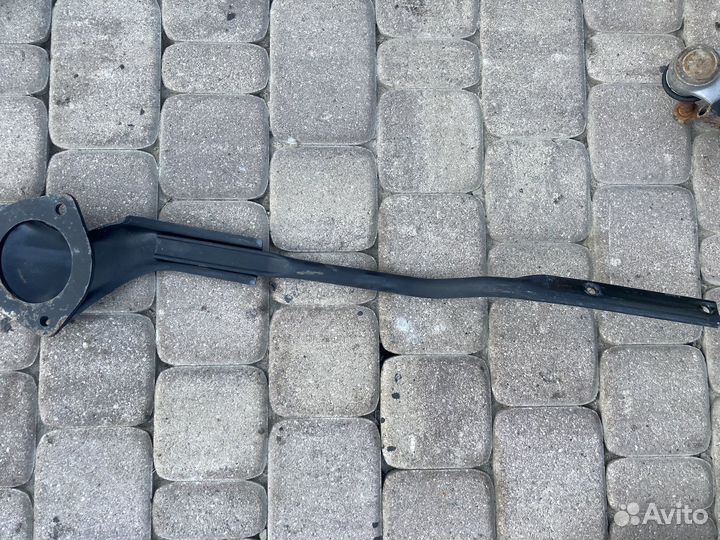 Распорка кузова левая ford focus 2