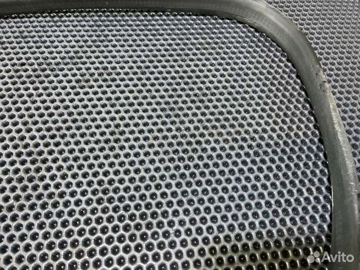 Уплотнитель дверного проема прав. перед. Hummer H3