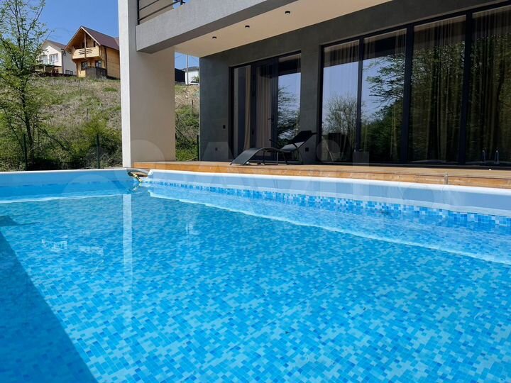 Дом 230 м² на участке 6 сот.