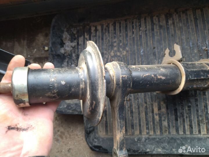 Стойка передняя