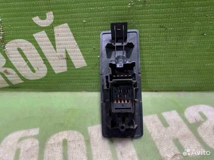 Кнопка стеклоподъемника задняя Nissan Teana J31