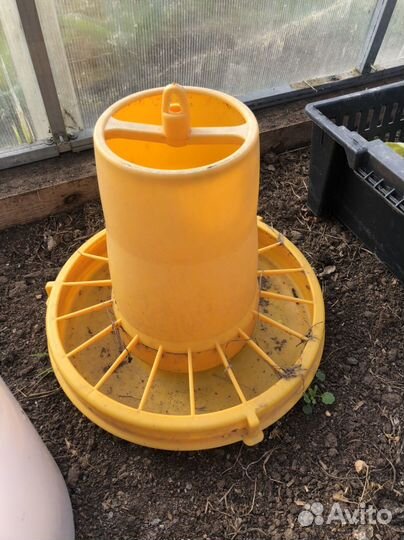 Кормушка для куриц