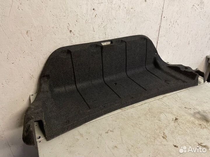 Обшивка багажника Mitsubishi Lancer седан 4G63